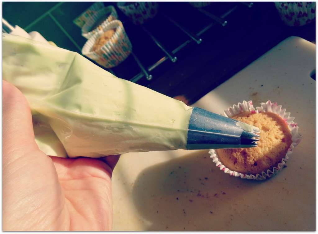 cupcake decorating