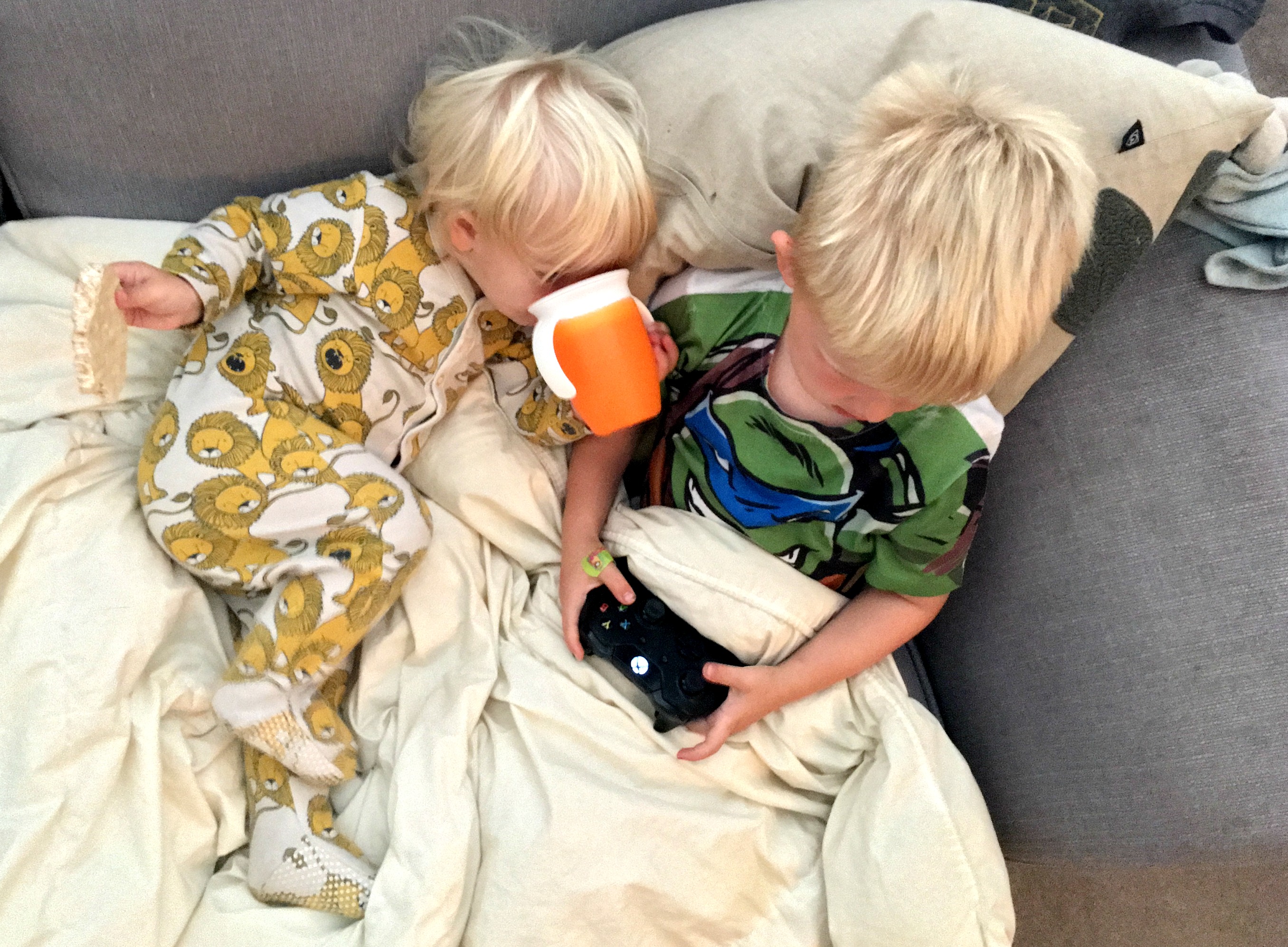 WORK FROM HOME MUM KIDS