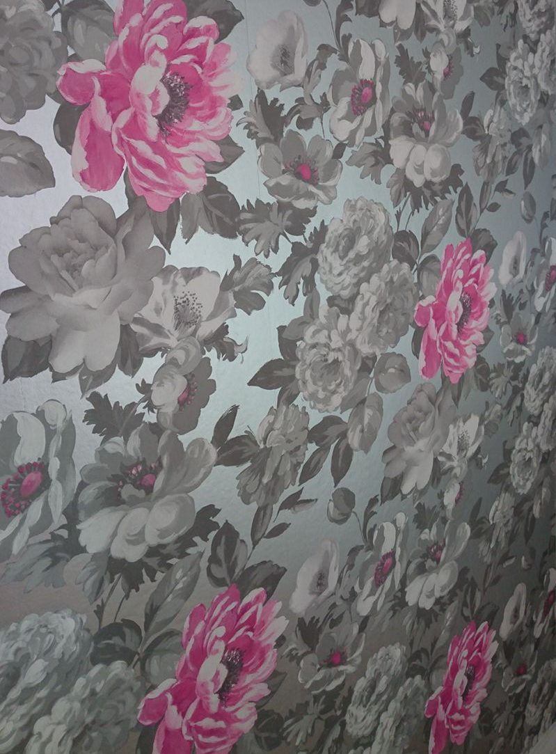 feature wall flowers